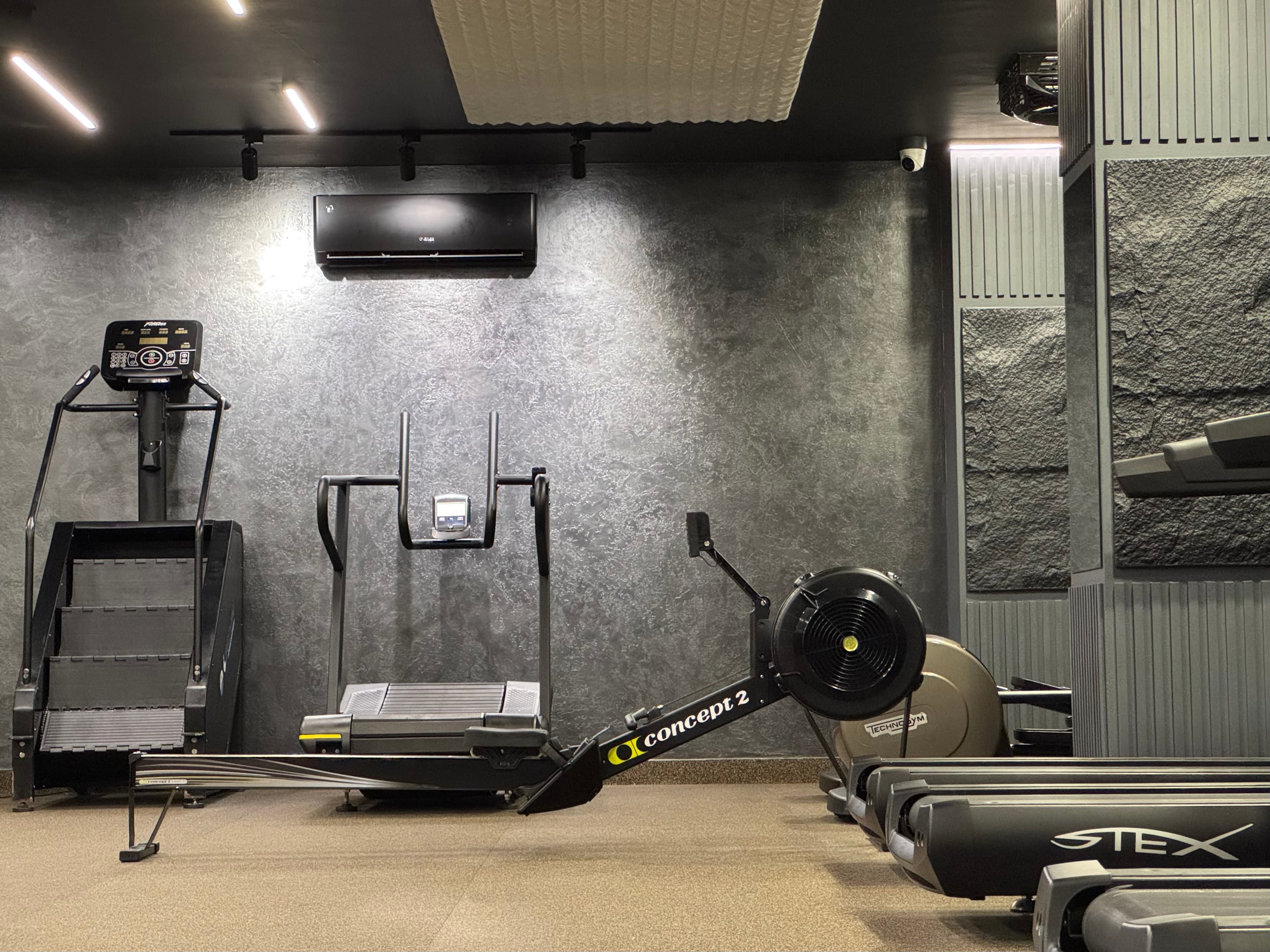 SPACIOUS TRAINING ZONES